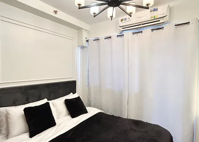 Justino's Place - Shore 2 At Mall Of Complex Aparthotel 4*