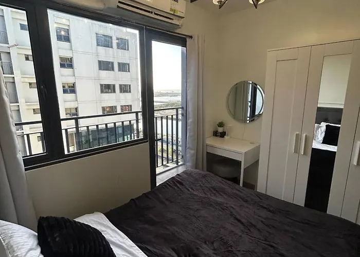 Aparthotel Justino's Place - Shore 2 At Mall Of Complex 4*